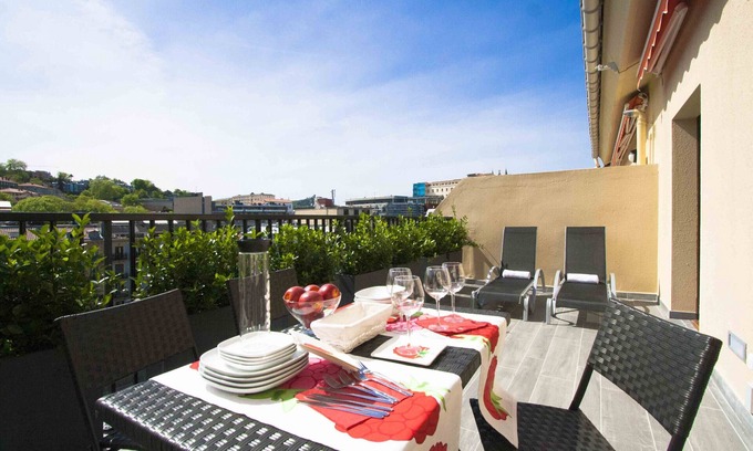San Sebastian Centro Apartment | Da Vinci | The Rentals Collection