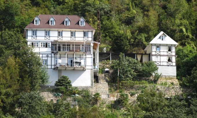 Gagra Hotel | Dacha khudozhnikov v Gagre