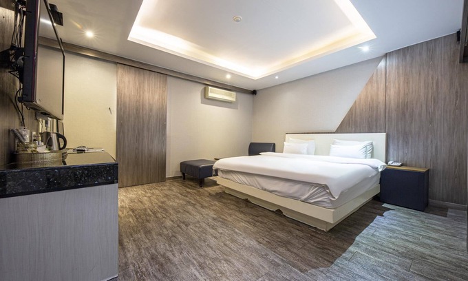 Bongmyeong-dong Hotel | Daejeon Yuseong Spa Tower