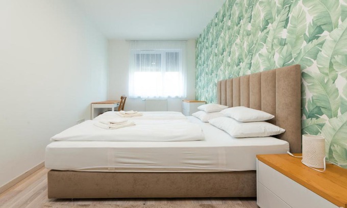 13th District Apartment | Dagály Apartments by FirstHost