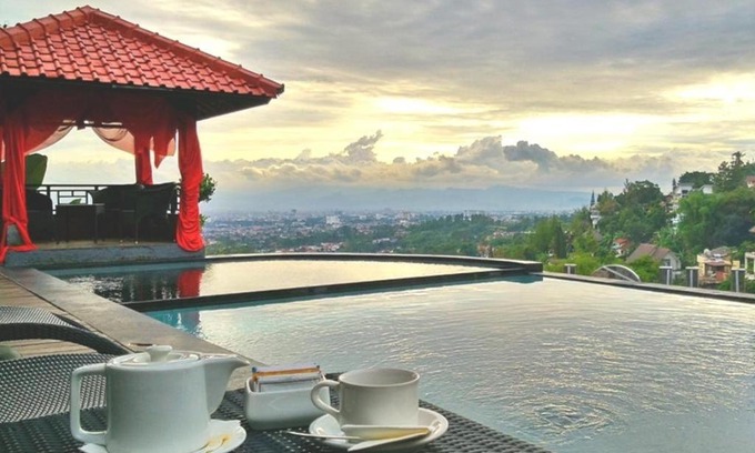 Ciburial Hotel | Dago Highland Resort