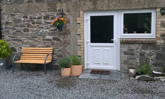 Newton Stewart Apartment | Dairy Cottage, cosy cottage with woodburner.