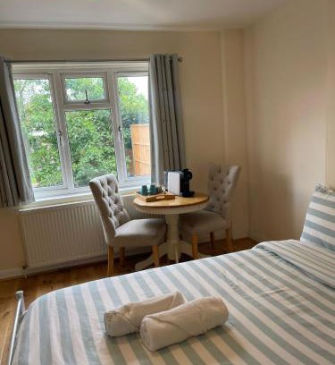 Oakleigh House | Daisy