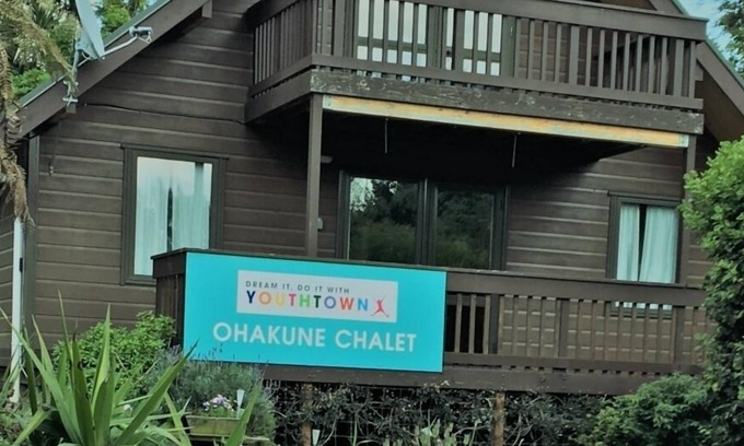 Ohakune Ski Chalet | Dakune Chalet - sleeps up to 10