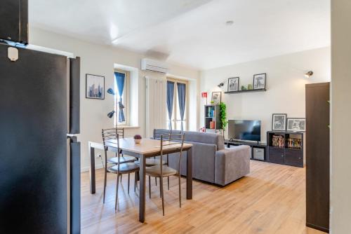 Cit Turin Apartment | Dal Vassalli Eandi by HAPPYHOSTORINO