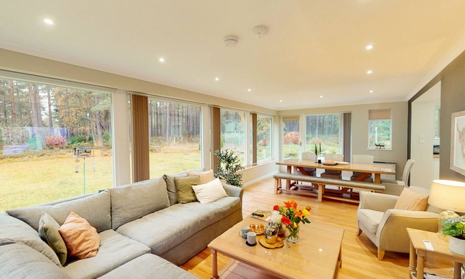 Nethy Bridge House | Dalnaglar - stylish holiday home on edge of woods