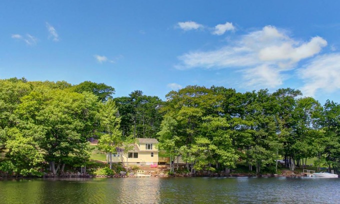 Newcastle House | Damariscotta Lakefront Retreat
