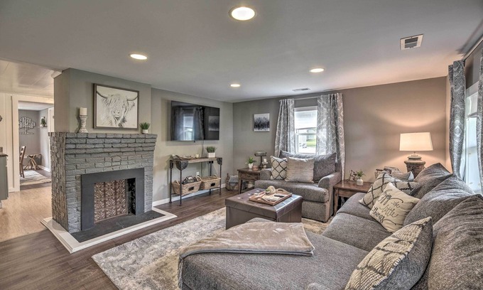 Damascus Cottage | Damascus Cottage w/Fire Pit - 1 Mi to Trails