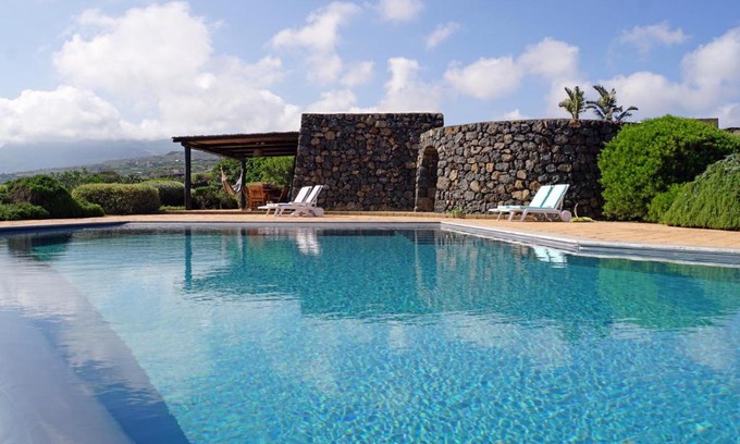 Pantelleria Villa | Dammusi I Jardina