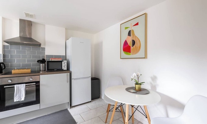 Barry Apartment | Dan Suite by Koya Homes