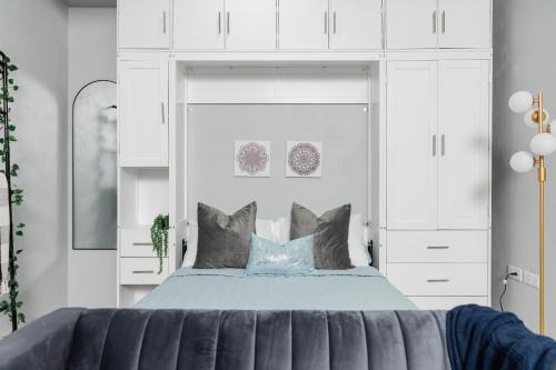 Kingstown Apartment | Dana's Perch - Modern Studio Apartment 1
