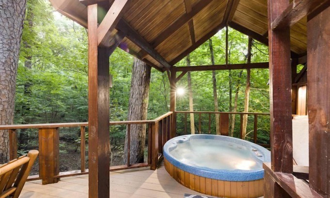 Broken Bow Cabin | Dances With Wolves in Hochatown/Broken Bow,OK
