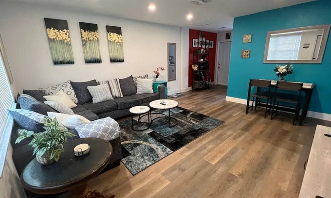 Melaleuca Gardens Apartment | Dania Oasisnn