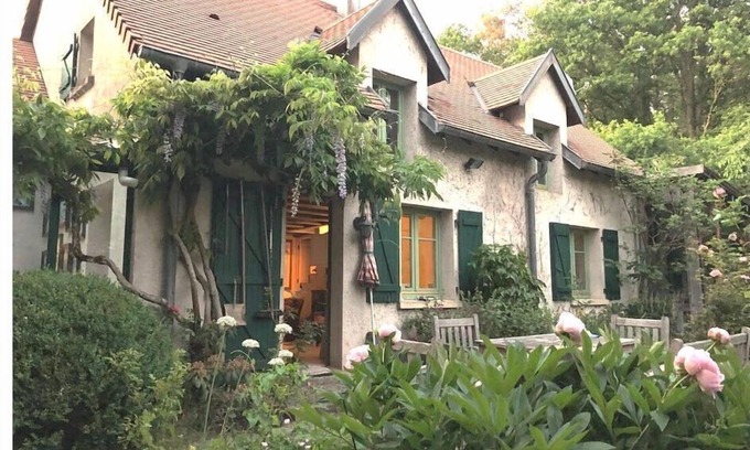 Taintrux Cottage | ‘Dans les Bois’