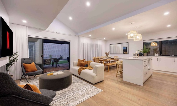 Mornington House | Darcy's Idyllic Getaway 2 Mins to Beach & Shops