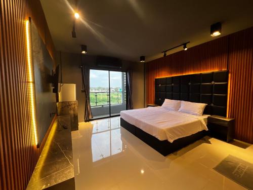 Na Chom Thian Apartment | Dark Lights Retreat