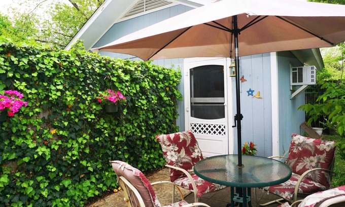 Wimberley House | Darling cottage on the Blanco River. Minutes from downtown Wimberley!
