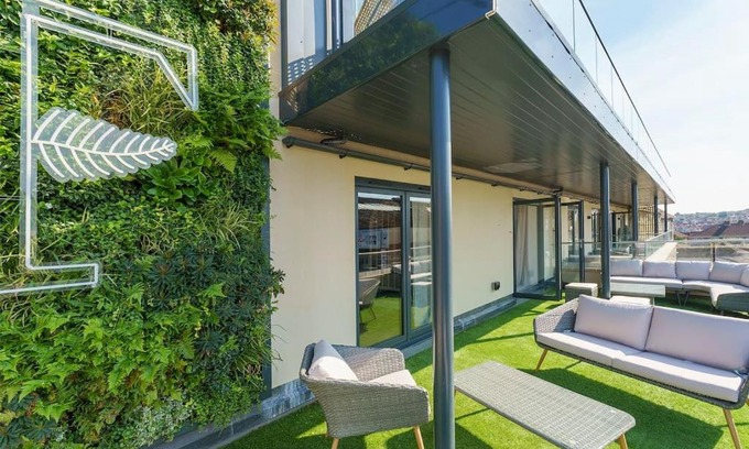 Staple Hill Apartment | Darlington - 2 Bedroom Luxury Apartment by Mint Stays