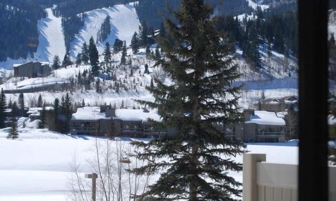 Deer Valley Condo | Dates in January and March open. Mountain view 3 minutes from Snow Park lodge