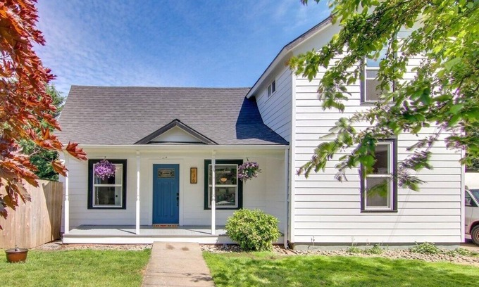 McMinnville House | Davis Street Farmhouse