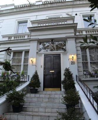 Pembridge Bed & Breakfast | Dawson Place, Juliette's Bed and Breakfast