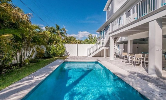 Holmes Beach House | Day Break Bungalow