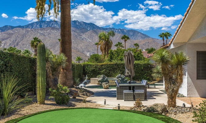 Palm Springs House | Day Dreamer - 4 Bedroom Chic Palm Springs Stay