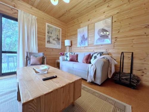 Daylesford Ski Chalet | Daylesford Unique Stylish 1B1B cottage