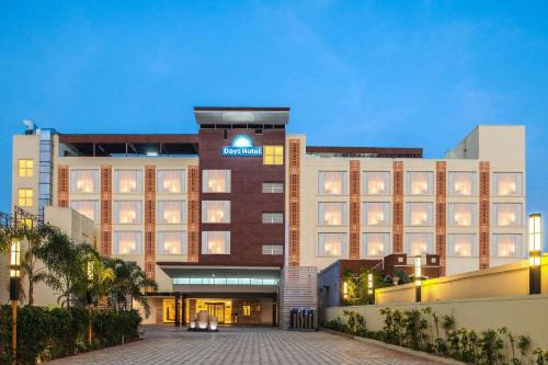 Kelambakkam Hotel | Days Hotel by Wyndham Chennai OMR