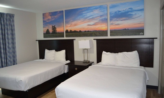 Miner Hotel | Days Inn and Suites by Wyndham Sikeston