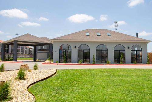 Amarillo Hotel | Days Inn by Wyndham Amarillo - Medical Center