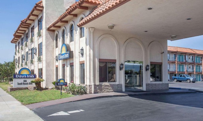 Southwest Anaheim Hotel | Days Inn by Wyndham Anaheim Near the Park