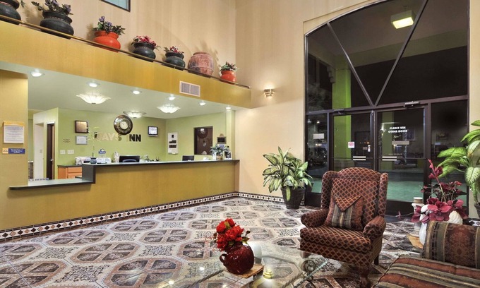 Carlsbad Hotel | Days Inn by Wyndham Carlsbad