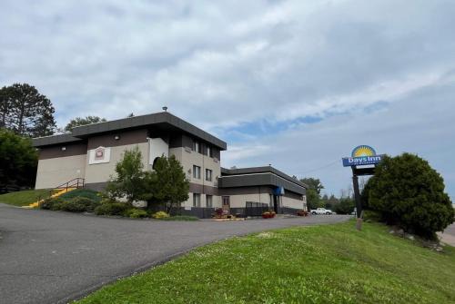 Endion Hotel | Days Inn by Wyndham Duluth Lakewalk