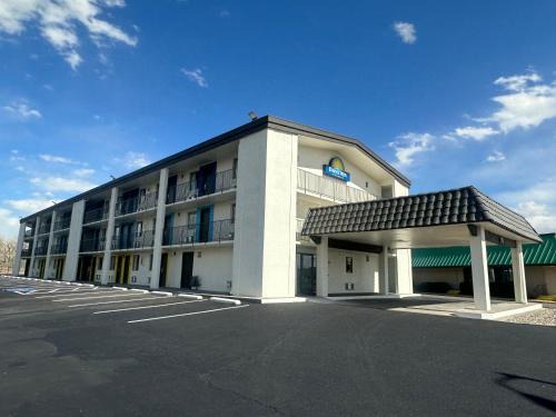 Farmington Hotel | Days Inn by Wyndham Farmington NM