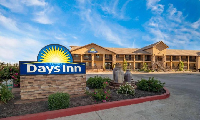 Galt Hotel | Days Inn by Wyndham Galt - Elk Grove South