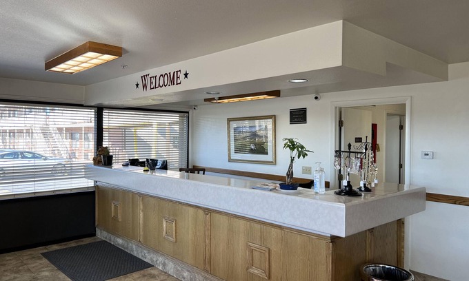 Lake Point Hotel | Days Inn by Wyndham Lake Point