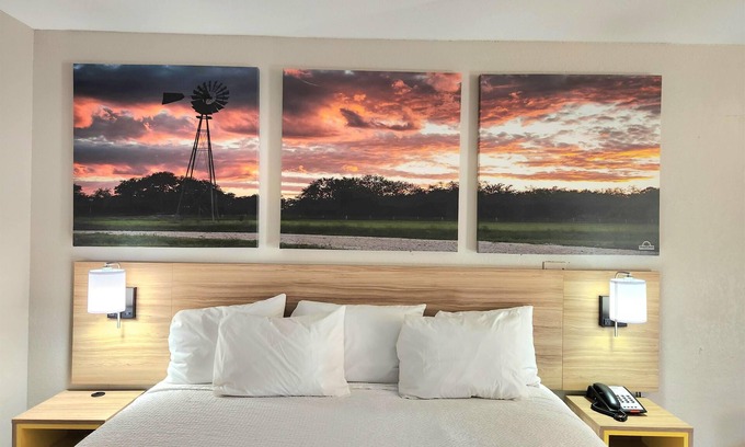McAllen Hotel | Days Inn by Wyndham McAllen