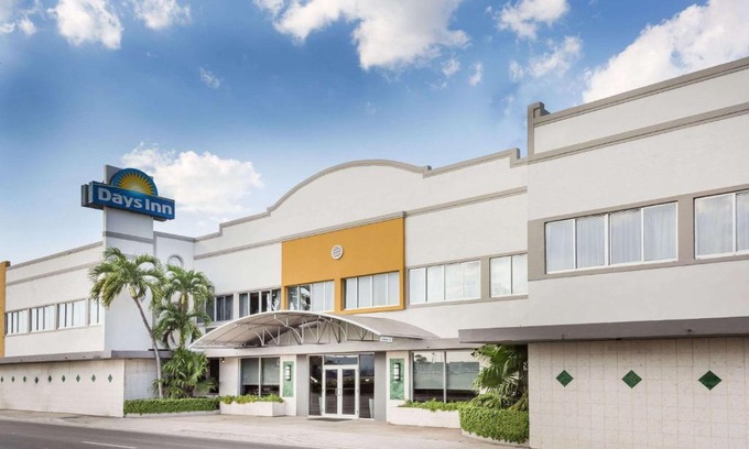 Miami Springs Hotel | Days Inn by Wyndham Miami Airport North