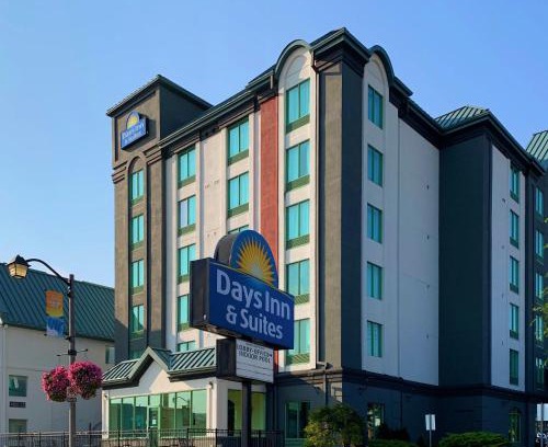 Niagara Falls Hotel | Days Inn by Wyndham Niagara Falls Centre St By the Falls