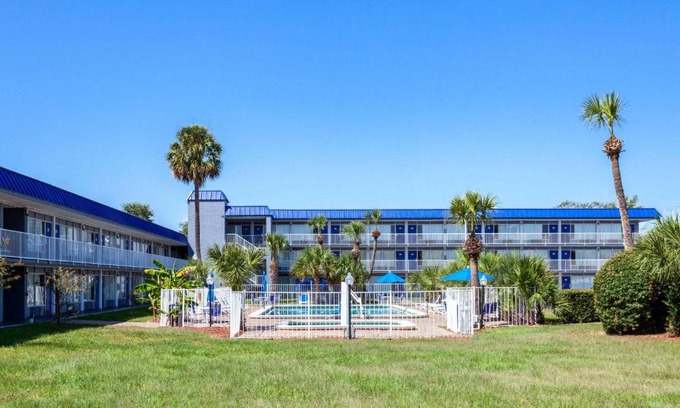 Southwest Orlando Hotel | Days Inn by Wyndham Orlando Downtown