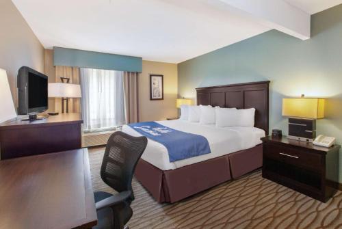 Petoskey Hotel | Days Inn by Wyndham Petoskey