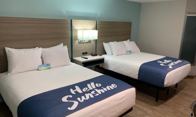 Rockport Hotel | Days Inn by Wyndham Rockport Texas