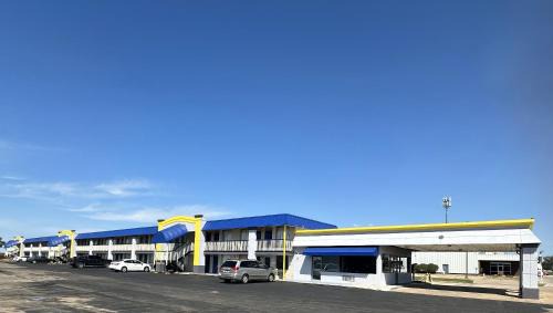 Salina Hotel | Days Inn by Wyndham Salina South