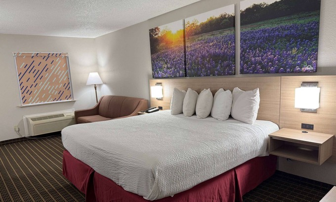 North San Antonio - SAT Hotel | Days Inn by Wyndham San Antonio Morgan's Wonderland/IH-35 N
