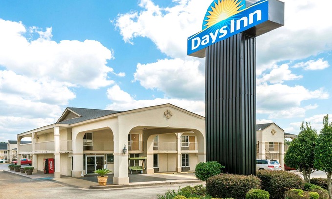 Shorter Hotel | Days Inn by Wyndham Shorter