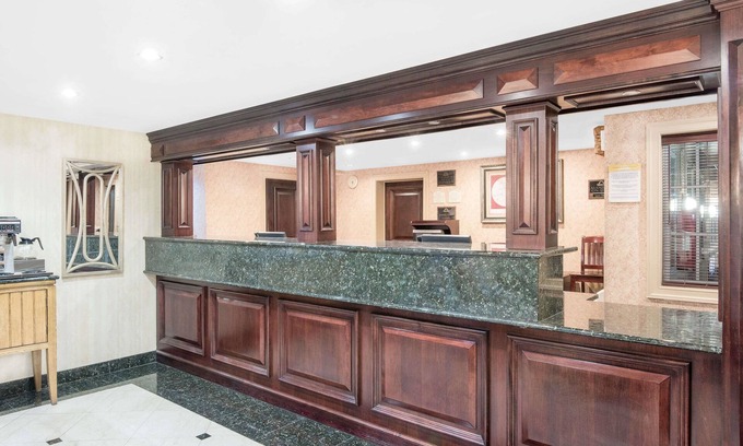 Secane Hotel | Days Inn by Wyndham Springfield/Phil.Intl Airport