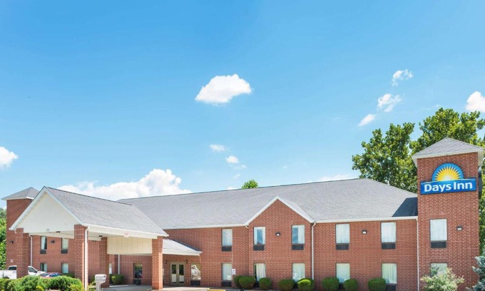 St. Peters Hotel | Days Inn by Wyndham St Peters/St Charles