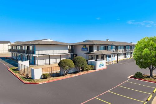 Wichita Falls Hotel | Days Inn by Wyndham Wichita Falls