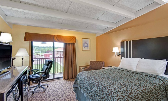 Washington Hotel | Days Inn by Wyndham Washington Pennsylvania